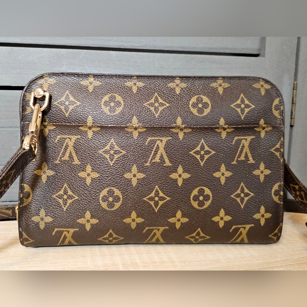 Authentic LOUIS VUITTON Monogram Orsay Clutch Crossbody Bag - Picture 3 of 16
